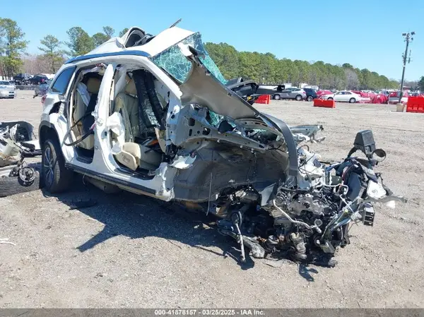 5TDKZRFHXKS565470 2019 TOYOTA HIGHLANDER - Image 1
