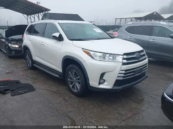 5TDKZRFHXKS565808 2019 TOYOTA HIGHLANDER - Image 1