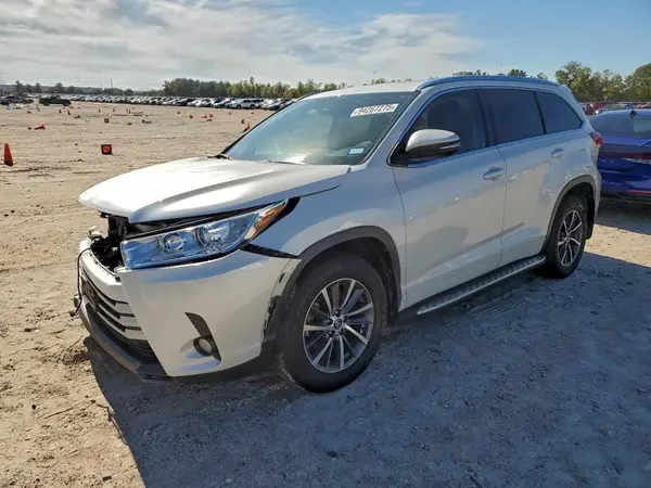 5TDKZRFHXKS566053 2019 TOYOTA HIGHLANDER - Image 1