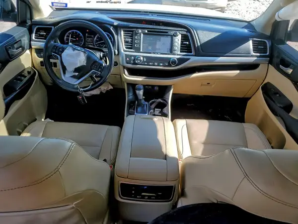 5TDKZRFHXKS566053 2019 TOYOTA HIGHLANDER - Image 8