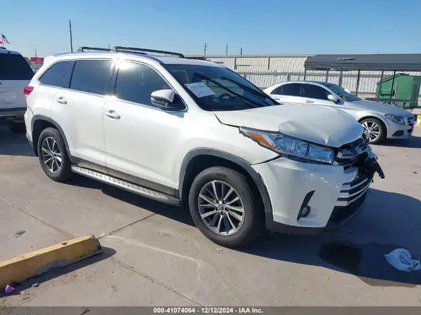 5TDKZRFHXKS566229 2019 TOYOTA HIGHLANDER - Image 1