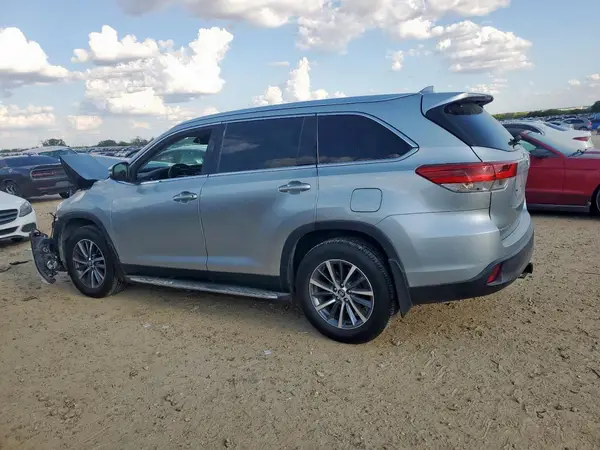 5TDKZRFHXKS569342 2019 TOYOTA HIGHLANDER - Image 2