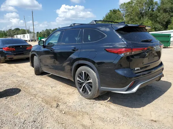 5TDLZRAH0MS072685 2021 TOYOTA HIGHLANDER - Image 2