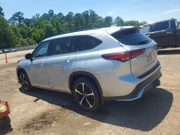 5TDLZRAH0NS112328 2022 TOYOTA HIGHLANDER - Image 2