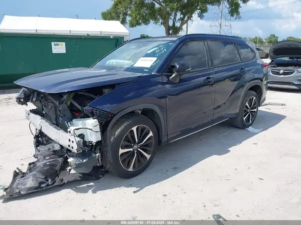 5TDLZRAH0NS120199 2022 TOYOTA HIGHLANDER - Image 2