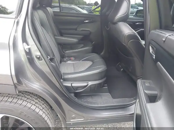 5TDLZRAH0NS130795 2022 TOYOTA HIGHLANDER - Image 8