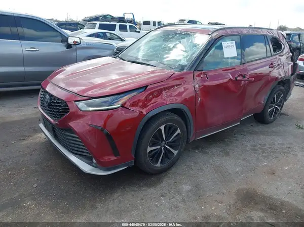 5TDLZRAH0NS133423 2022 TOYOTA HIGHLANDER - Image 2