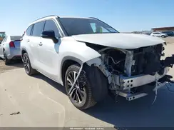 5TDLZRAH1MS040165 2021 TOYOTA HIGHLANDER