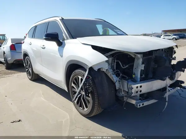 5TDLZRAH1MS040165 2021 TOYOTA HIGHLANDER - Image 1