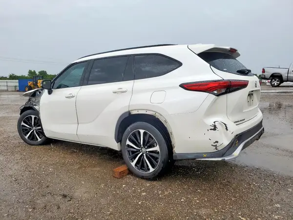 5TDLZRAH1MS064904 2021 TOYOTA HIGHLANDER - Image 2