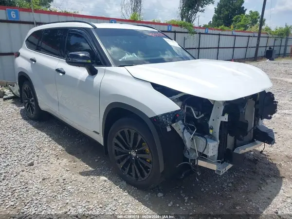 5TDLZRAH1NS098424 2022 TOYOTA HIGHLANDER - Image 1