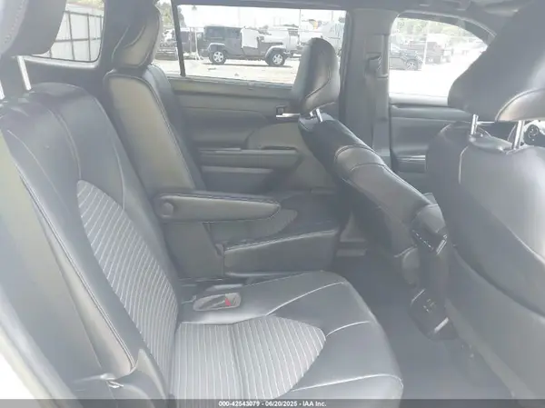 5TDLZRAH1NS098424 2022 TOYOTA HIGHLANDER - Image 8