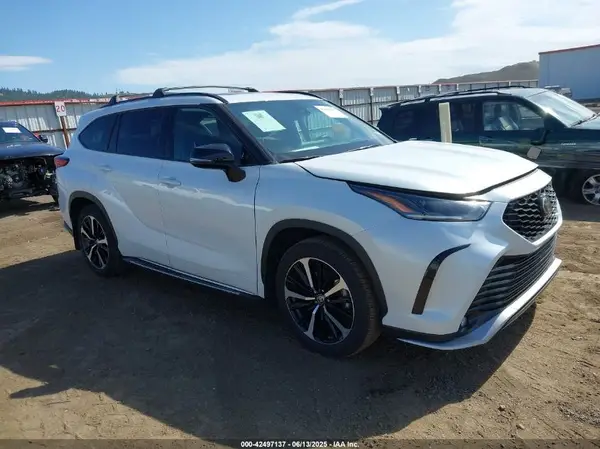 5TDLZRAH1NS139084 2022 TOYOTA HIGHLANDER - Image 1