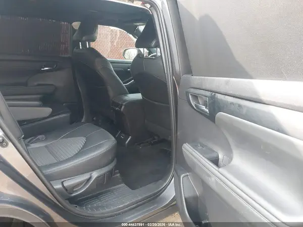 5TDLZRAH2MS085180 2021 TOYOTA HIGHLANDER - Image 8