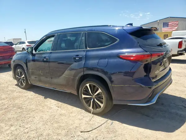 5TDLZRAH2MS085342 2021 TOYOTA HIGHLANDER - Image 2