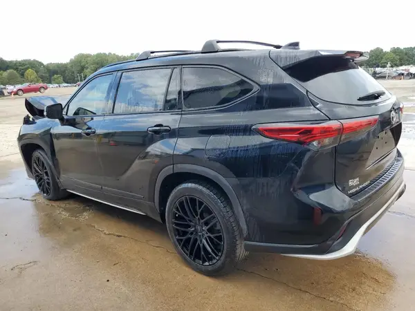 5TDLZRAH2NS137683 2022 TOYOTA HIGHLANDER - Image 2