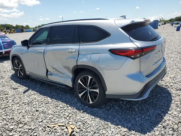 5TDLZRAH3MS046713 2021 TOYOTA HIGHLANDER - Image 2