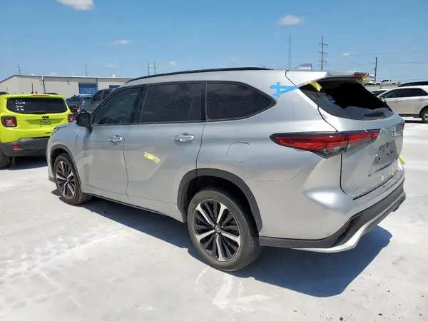 5TDLZRAH3MS089965 2021 TOYOTA HIGHLANDER - Image 2