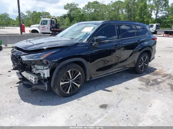 5TDLZRAH3NS115126 2022 TOYOTA HIGHLANDER - Image 2