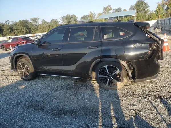 5TDLZRAH3NS140382 2022 TOYOTA HIGHLANDER - Image 2