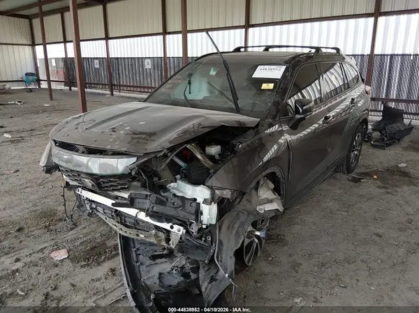 5TDLZRAH4MS032822 2021 TOYOTA HIGHLANDER - Image 2