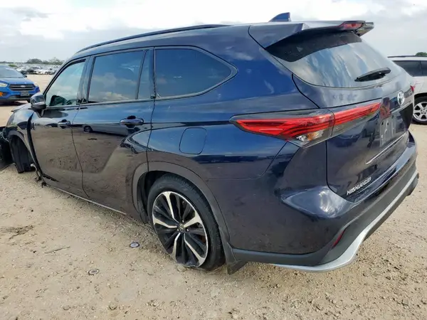 5TDLZRAH4NS096893 2022 TOYOTA HIGHLANDER - Image 2