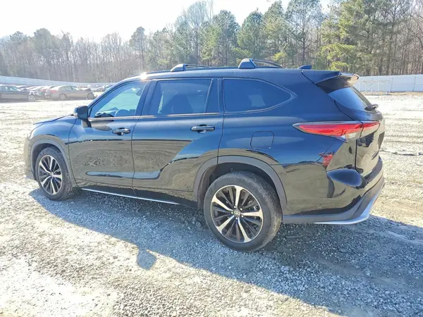 5TDLZRAH4NS134767 2022 TOYOTA HIGHLANDER - Image 2