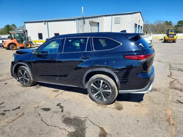 5TDLZRAH5NS123809 2022 TOYOTA HIGHLANDER - Image 2