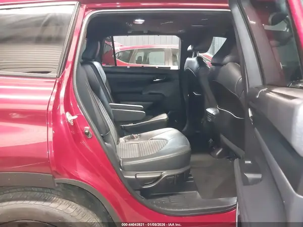 5TDLZRAH5NS132316 2022 TOYOTA HIGHLANDER - Image 8
