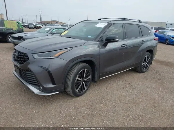 5TDLZRAH5NS132817 2022 TOYOTA HIGHLANDER - Image 2