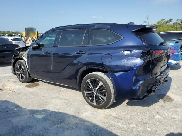 5TDLZRAH5NS133434 2022 TOYOTA HIGHLANDER - Image 2