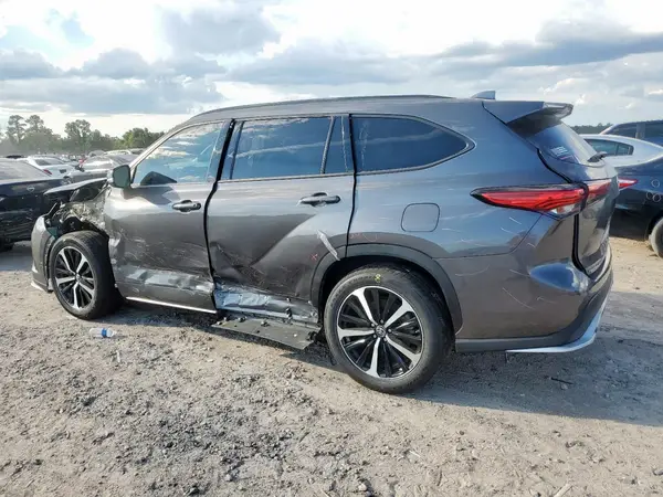 5TDLZRAH5NS133661 2022 TOYOTA HIGHLANDER - Image 2