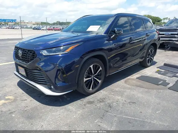 5TDLZRAH5NS138682 2022 TOYOTA HIGHLANDER - Image 2