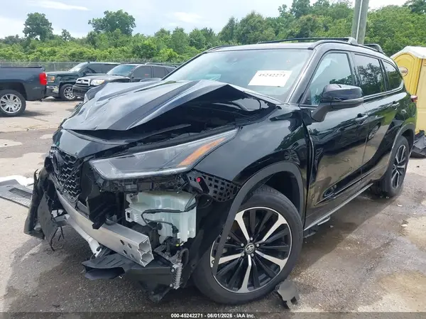 5TDLZRAH6MS065062 2021 TOYOTA HIGHLANDER - Image 2