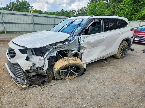 5TDLZRAH6MS066485 2021 TOYOTA HIGHLANDER - Image 1