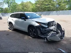 5TDLZRAH6MS070164 2021 TOYOTA HIGHLANDER