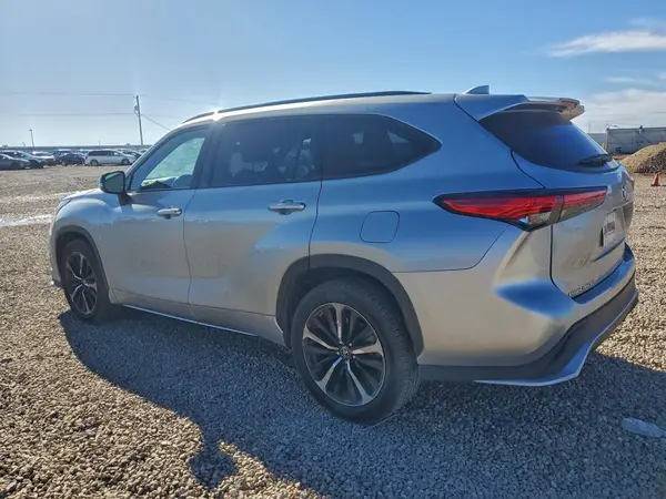 5TDLZRAH6MS079849 2021 TOYOTA HIGHLANDER - Image 2