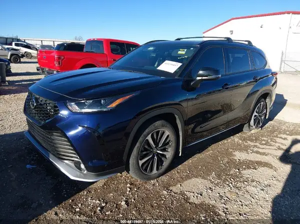 5TDLZRAH6MS084677 2021 TOYOTA HIGHLANDER - Image 2