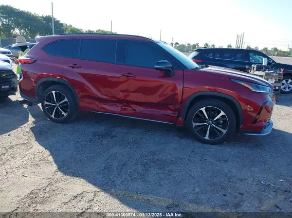 5TDLZRAH6NS137265 2022 TOYOTA HIGHLANDER - Image 1