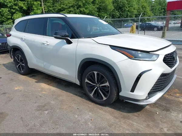 5TDLZRAH7MS046617 2021 TOYOTA HIGHLANDER - Image 1