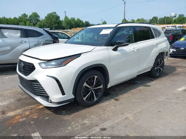 5TDLZRAH7MS046617 2021 TOYOTA HIGHLANDER - Image 2
