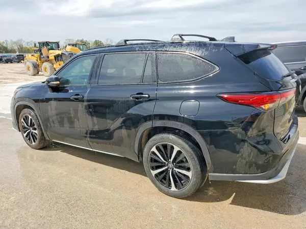 5TDLZRAH7MS052563 2021 TOYOTA HIGHLANDER - Image 2