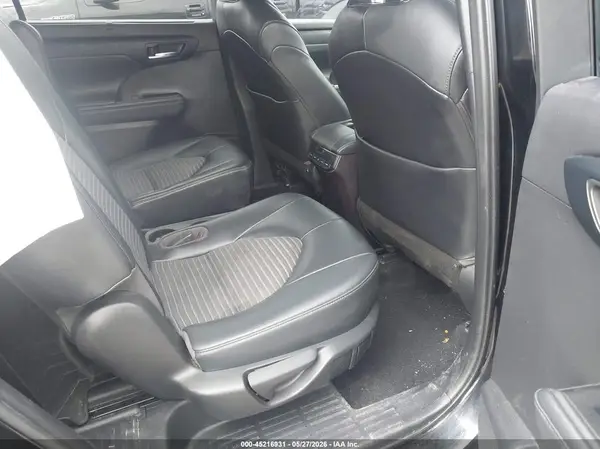 5TDLZRAH7MS089256 2021 TOYOTA HIGHLANDER - Image 8
