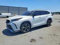 5TDLZRAH8NS132598 2022 TOYOTA HIGHLANDER