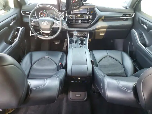 5TDLZRAH8NS133671 2022 TOYOTA HIGHLANDER - Image 8