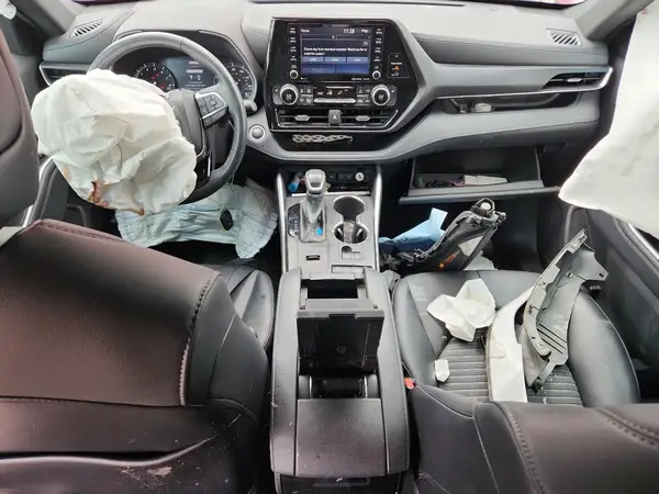 5TDLZRAH9MS049583 2021 TOYOTA HIGHLANDER - Image 8