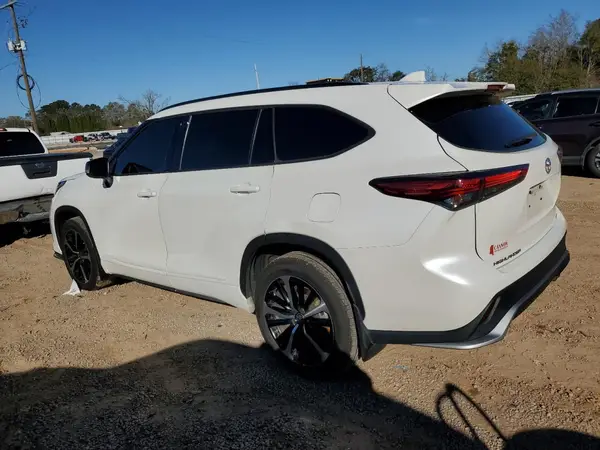 5TDLZRAH9MS074483 2021 TOYOTA HIGHLANDER - Image 2