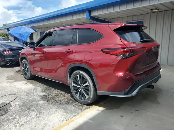 5TDLZRAH9MS075746 2021 TOYOTA HIGHLANDER - Image 2