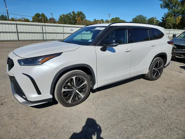 5TDLZRAH9NS131637 2022 TOYOTA HIGHLANDER - Image 1
