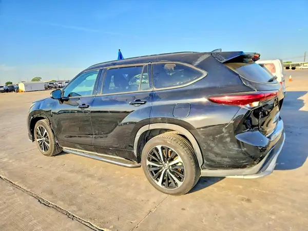 5TDLZRAH9NS134179 2022 TOYOTA HIGHLANDER - Image 2